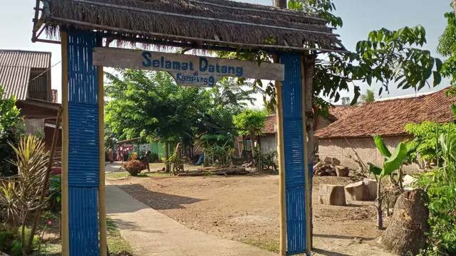 Kampung Salapan