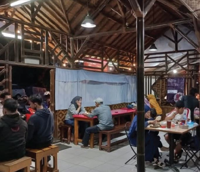 Saung Ayam Ambu