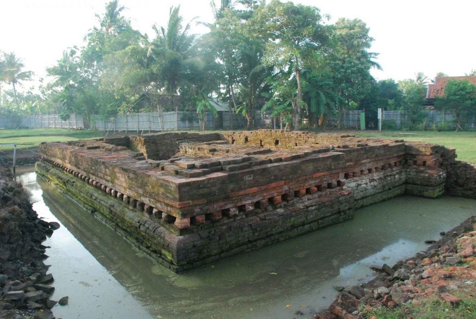 Candi Serut